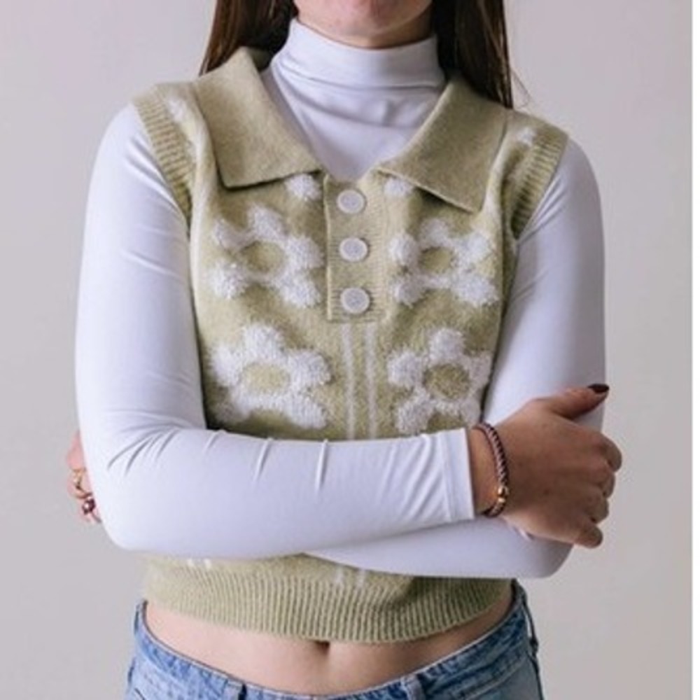 Dreamers‎ by debut Green Daisy Flowers Fuzzy Sweater vest knit Size Medium